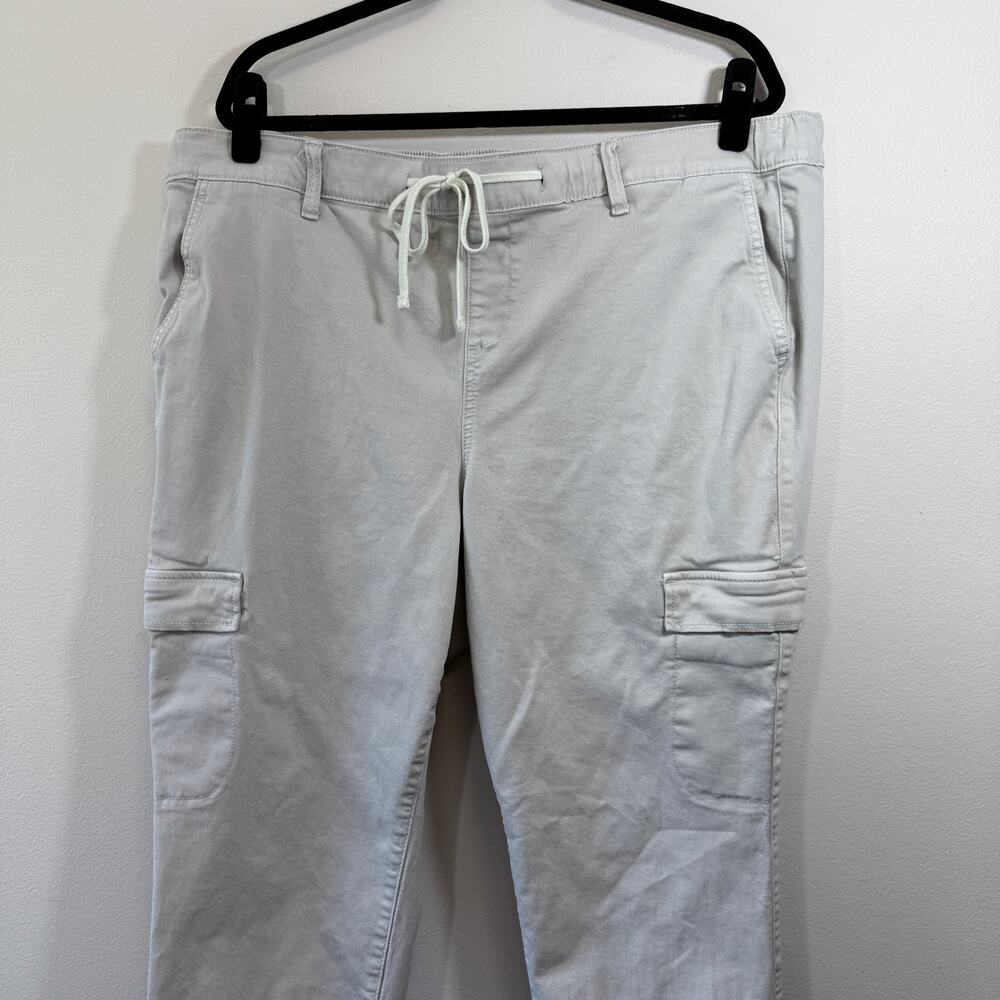 Torrid Pull-On Weekend Straight Stretch Twill Cargo Mid-Rise Pant Size 3x Khaki - Picture 5 of 11